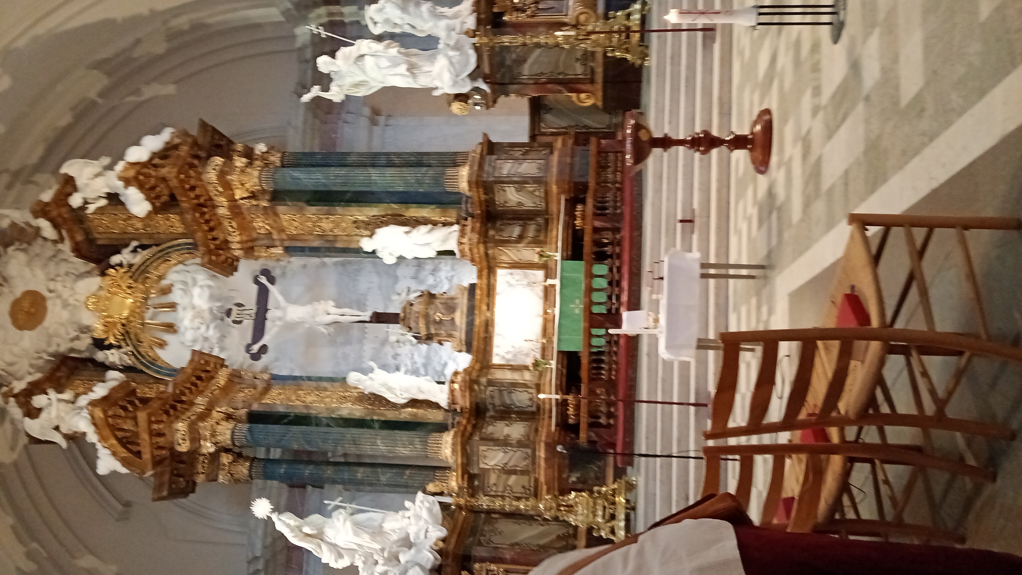 Vasakyrkan altare